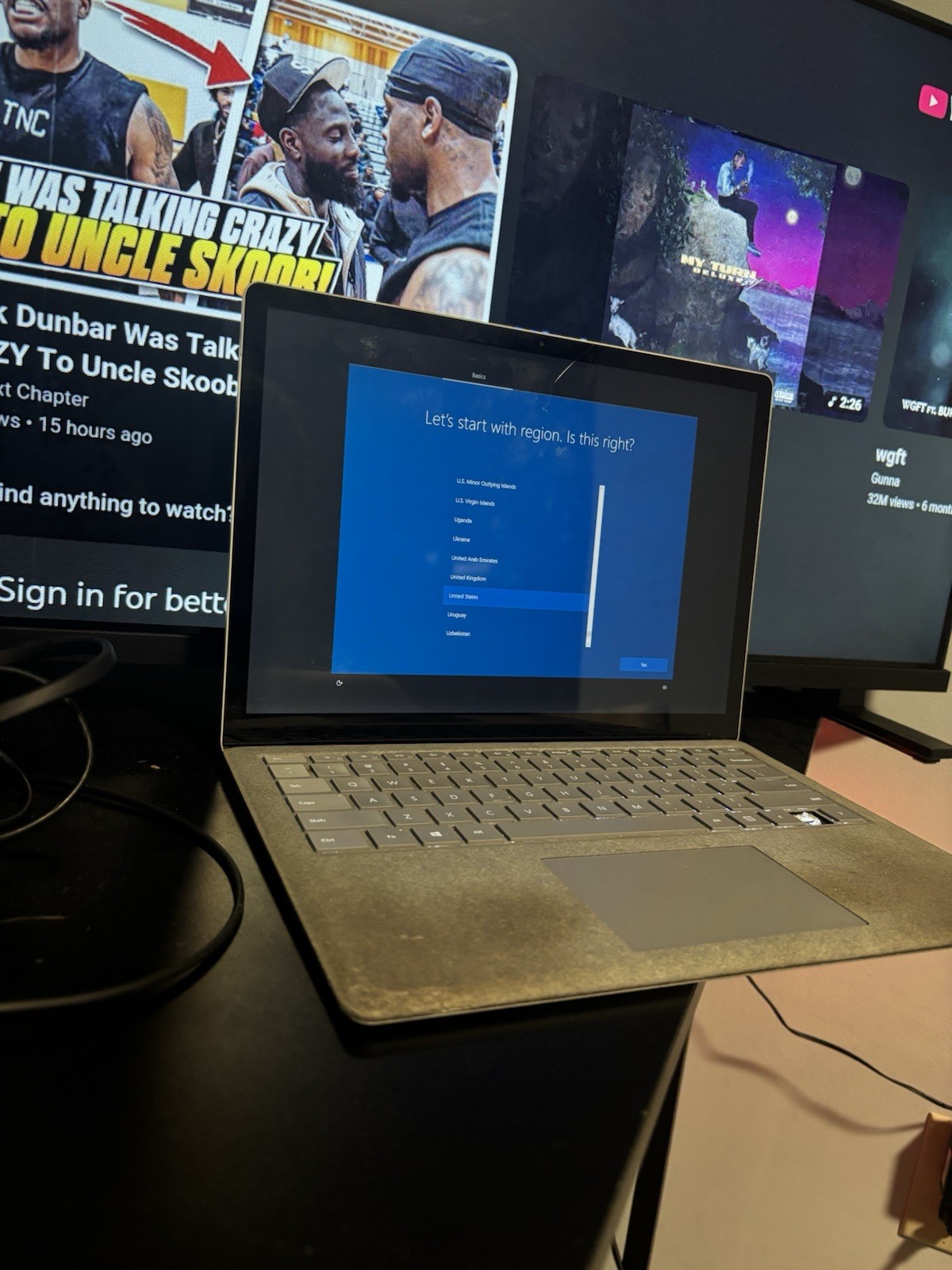 Microsoft Surface Laptop 13.5” (256 GB, Intel Core i5 7th Gen., 8 GB) -…