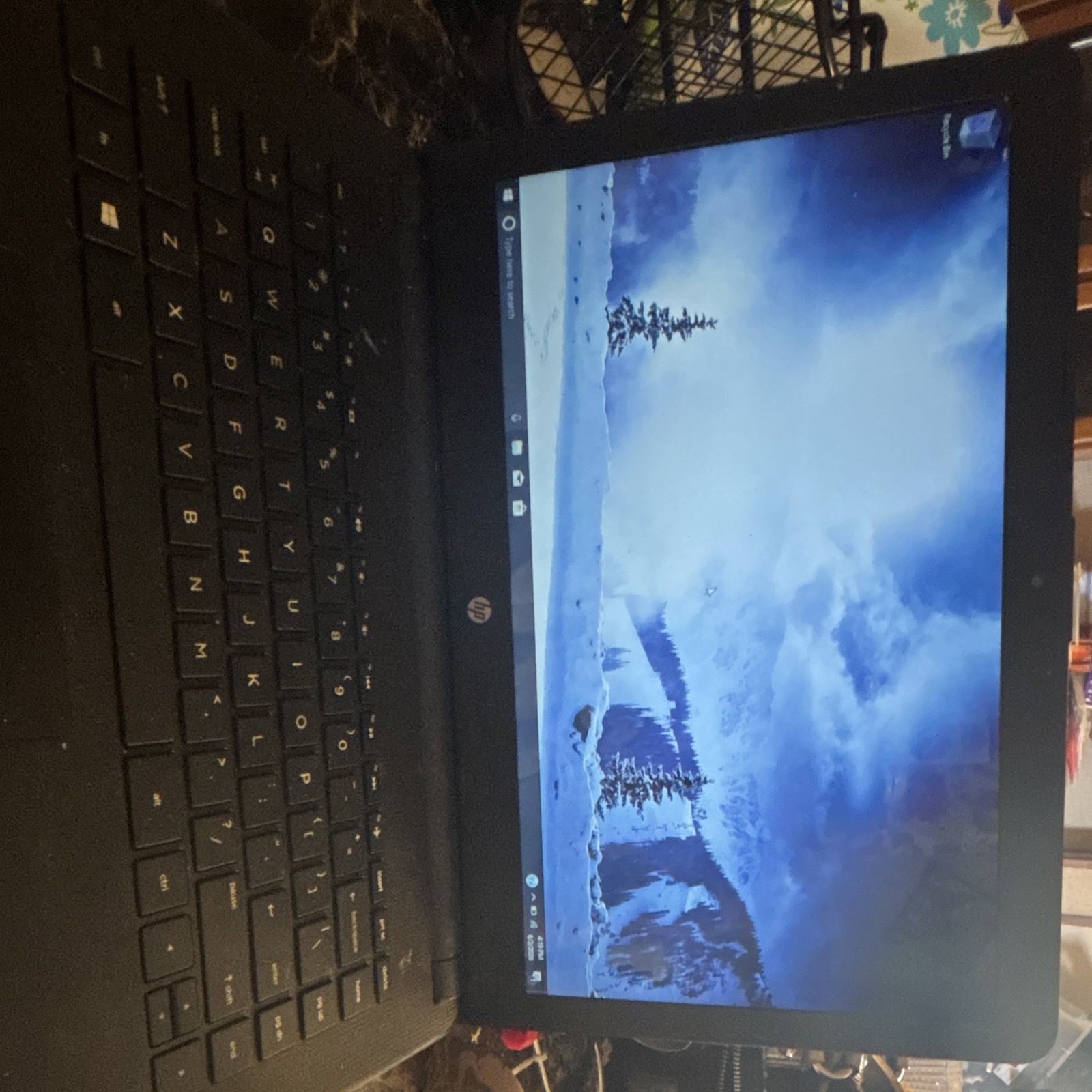 HP Laptop 14-bw0xx AMD E2-9000e 1.50GHz Radeon R2 14″ Windows 10 Home Black