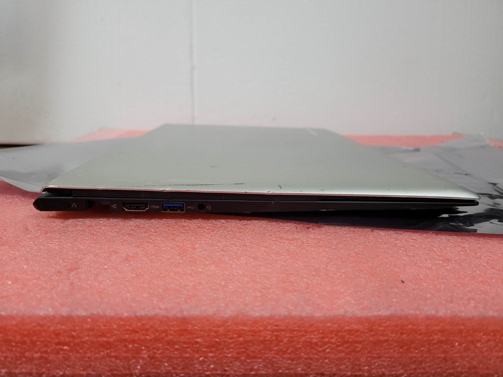 Lenovo IdeaPad U530 i7-4500U 4GB RAM *AS IS/BIOS* (NO HDD/BATT/OS/COVER) | LP505