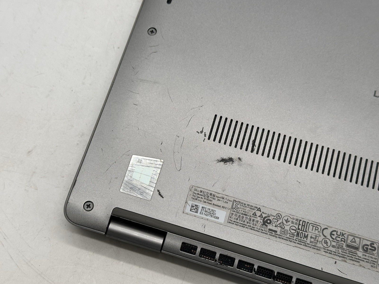 Dell Latitude 5320, i5-1135G7, @ 2.40GHz, 8GB RAM, 256GB NVMe-No OS/AC-Bad LCD