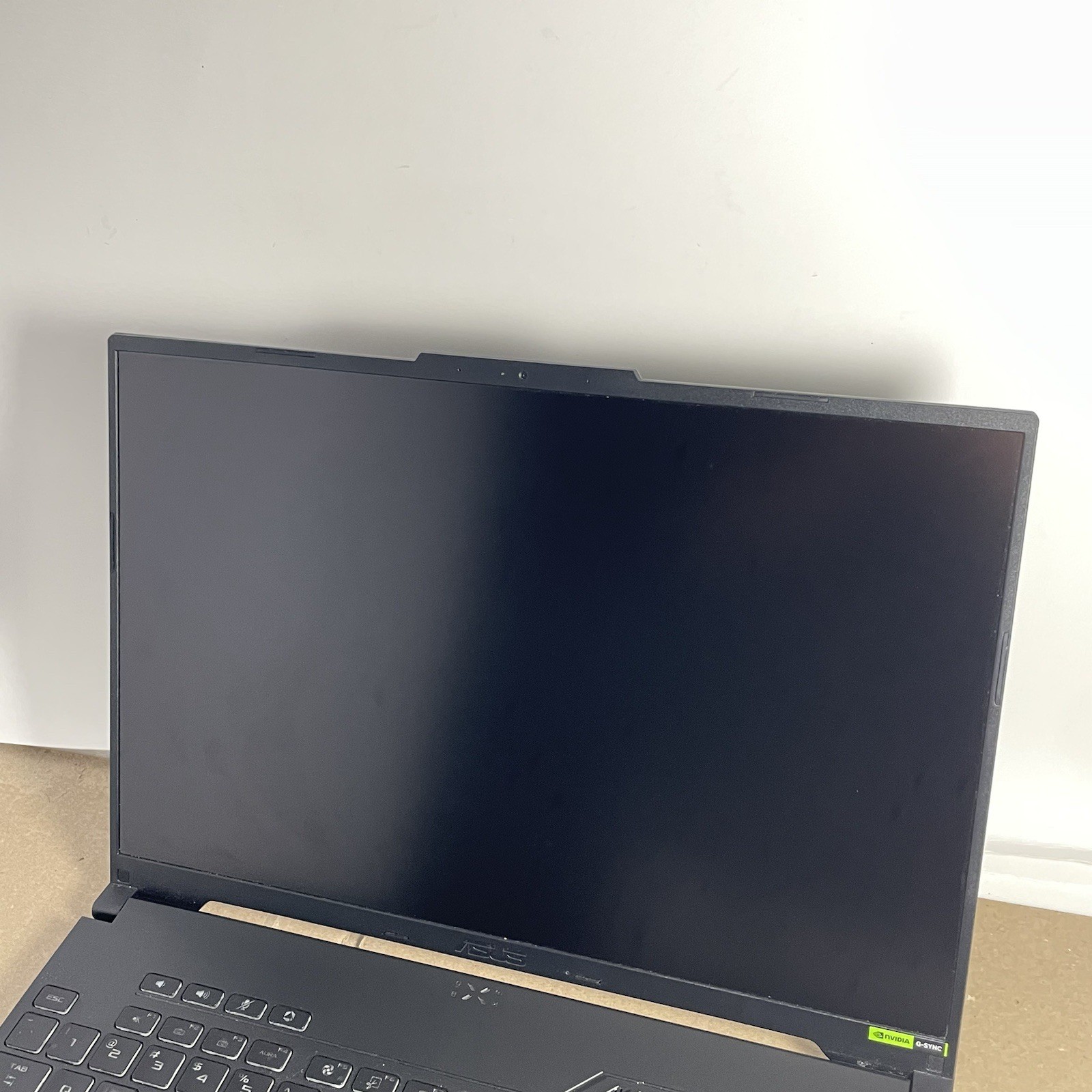 Asus TUF F16 GeForce RTX 4050 i7-13620H 2.4GHz 16GB RAM 512GB SSD