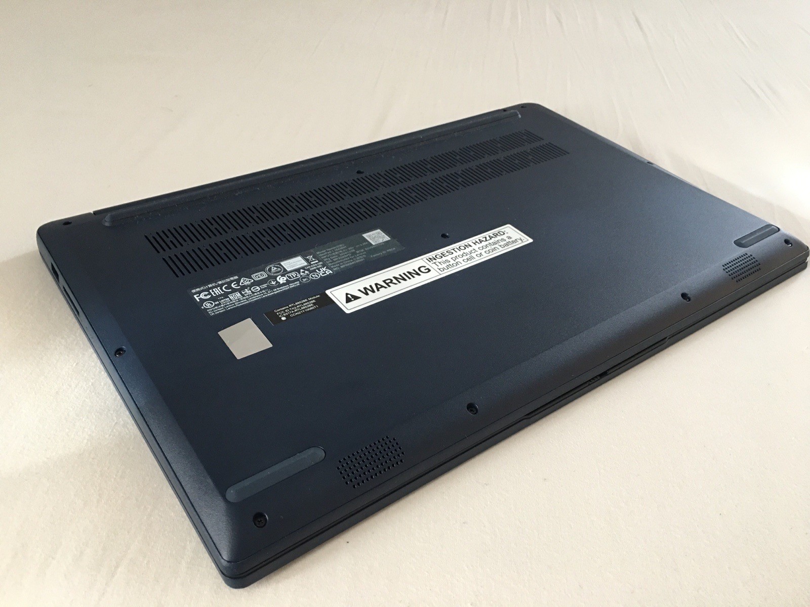Lenovo IdeaPad 1 15.6” Full HD Touchscreen Laptop 82VG00TYUS Abyss Blue 8Gb 256