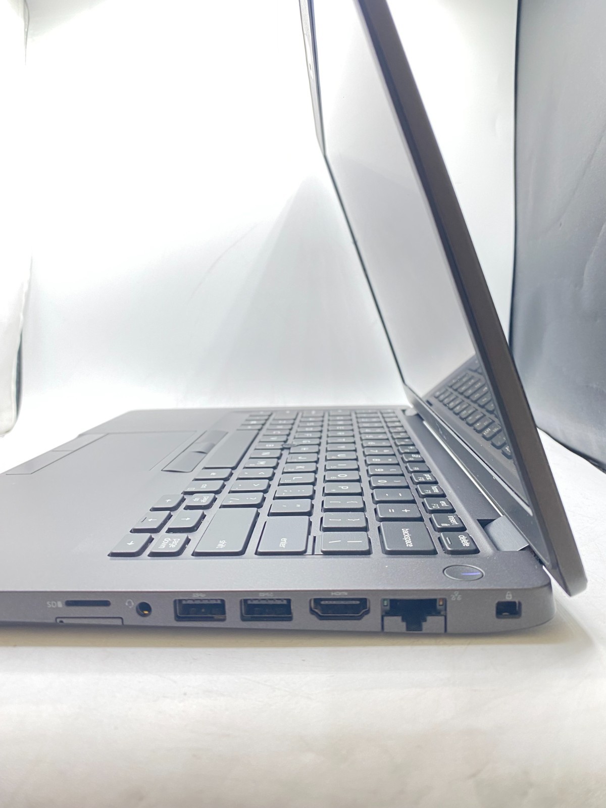 Dell Latitude 5400 14″ Intel Core i5-8365U @1.60GHz 8GB RAM 256GB SSD