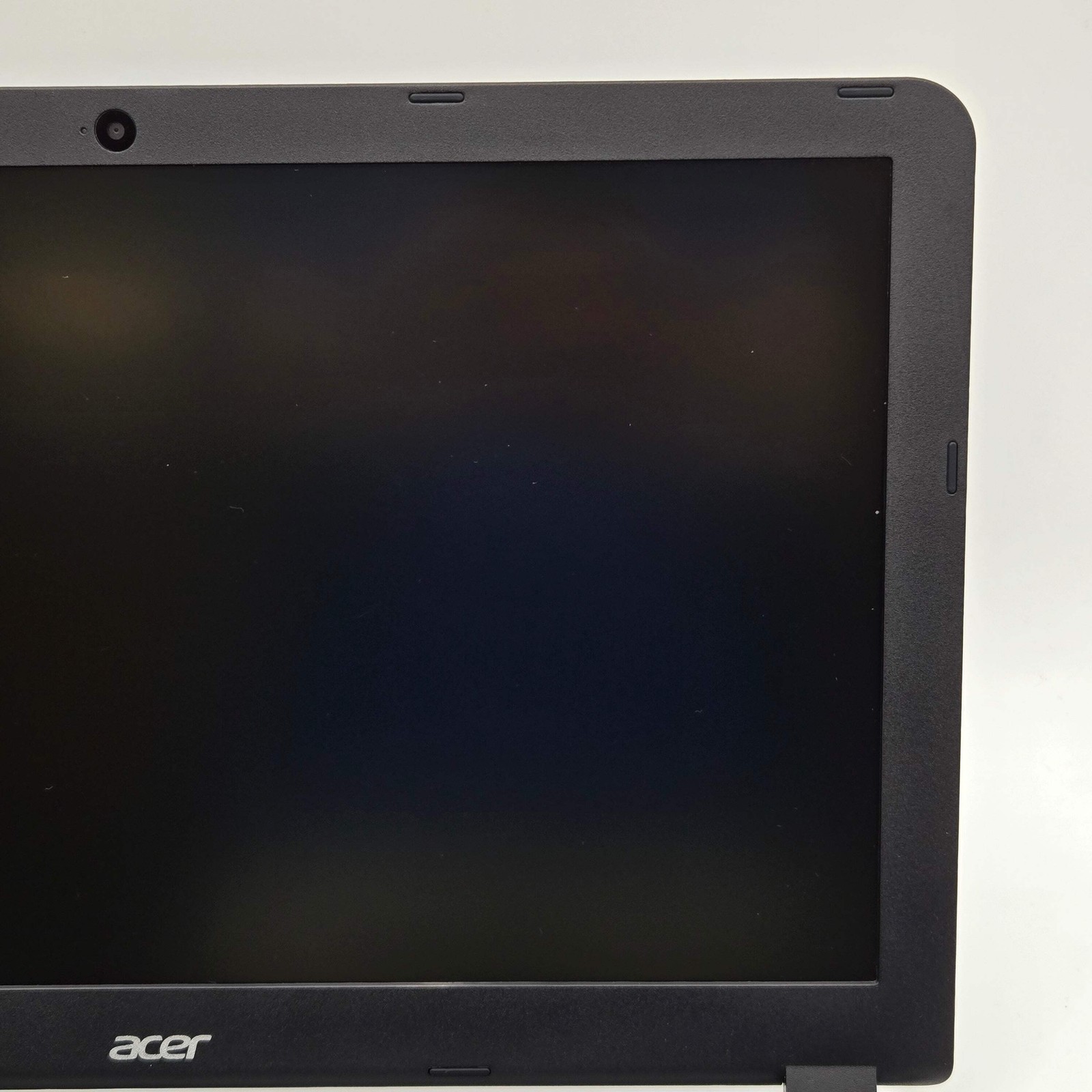 Acer CB3-532 Series N15Q9 Chromebook 15-inch Intel Celeron 16GB SSD 2GB RAM