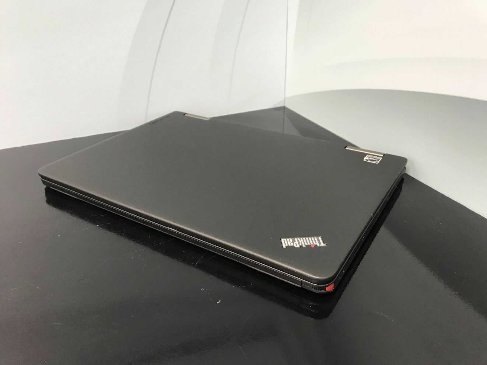 Lenovo ThinkPad 4th Gen Yoga S1 Core I7 8GB 256GB SSD Windows 10 pro IPS Screen