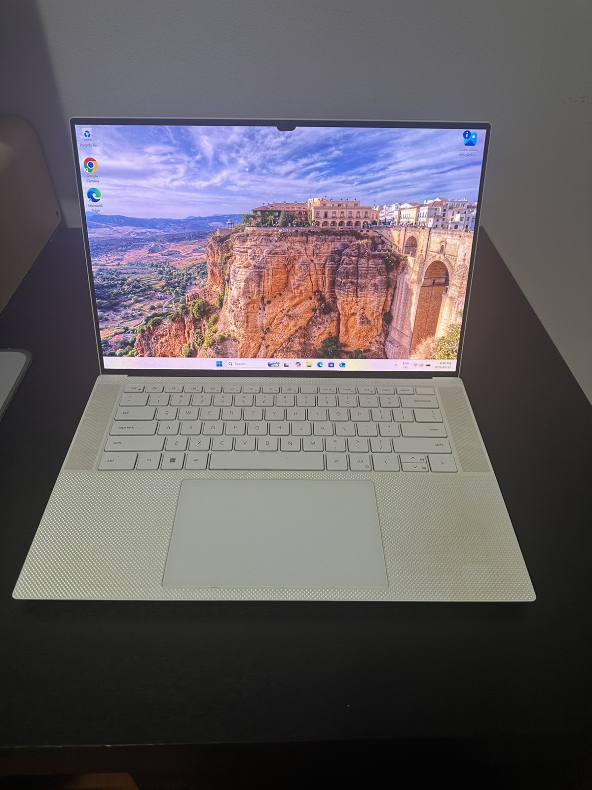 Dell XPS 15 9520 i7-12700h, 1TB SSD, OLED Touchscreen, 64 GB RAM