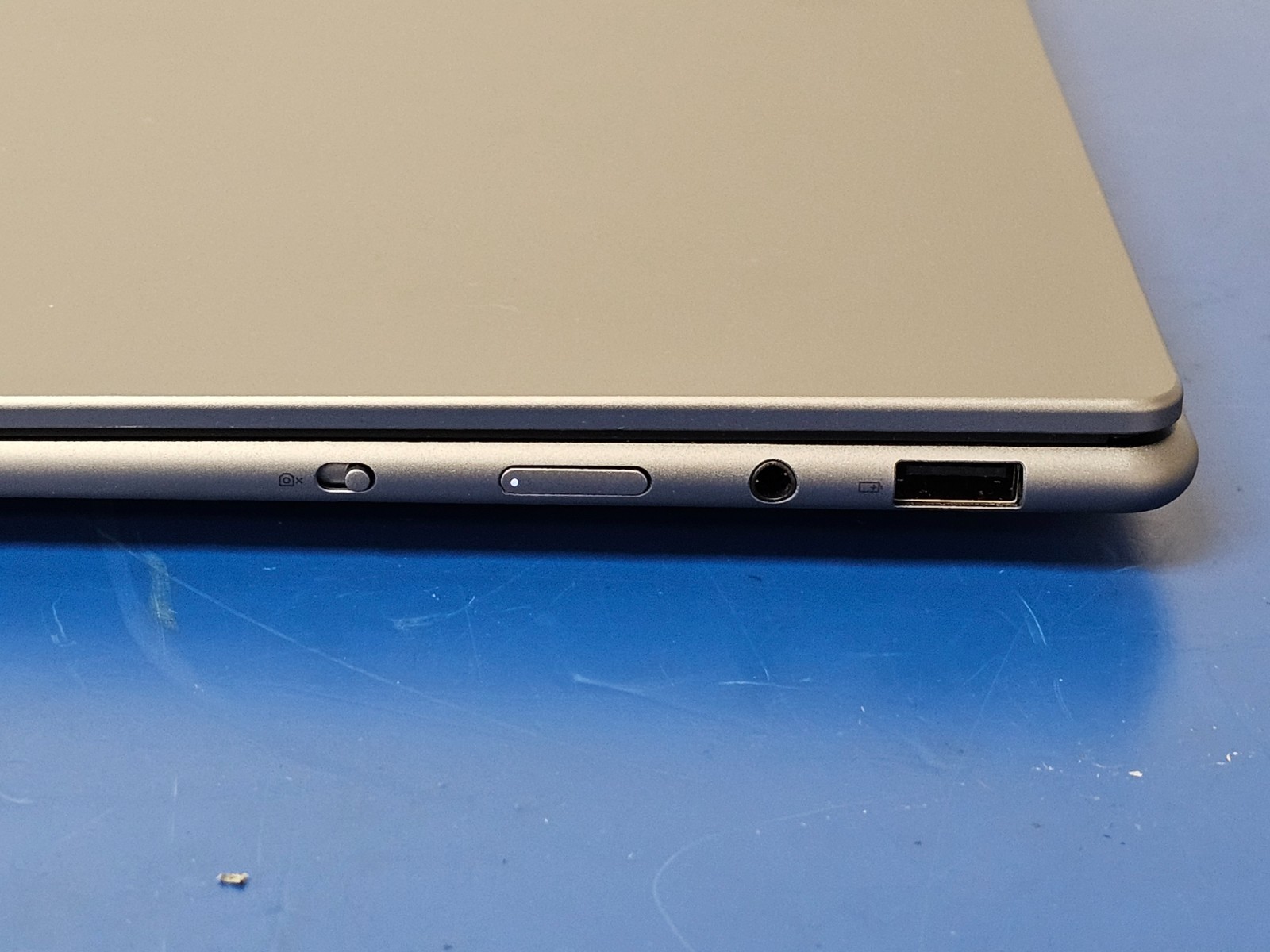 Lenovo Slim 7 14ILL10, Intel Core Ultra 7 258V, 2.20 GHz, 32 GB RAM, 1 TB NVMe