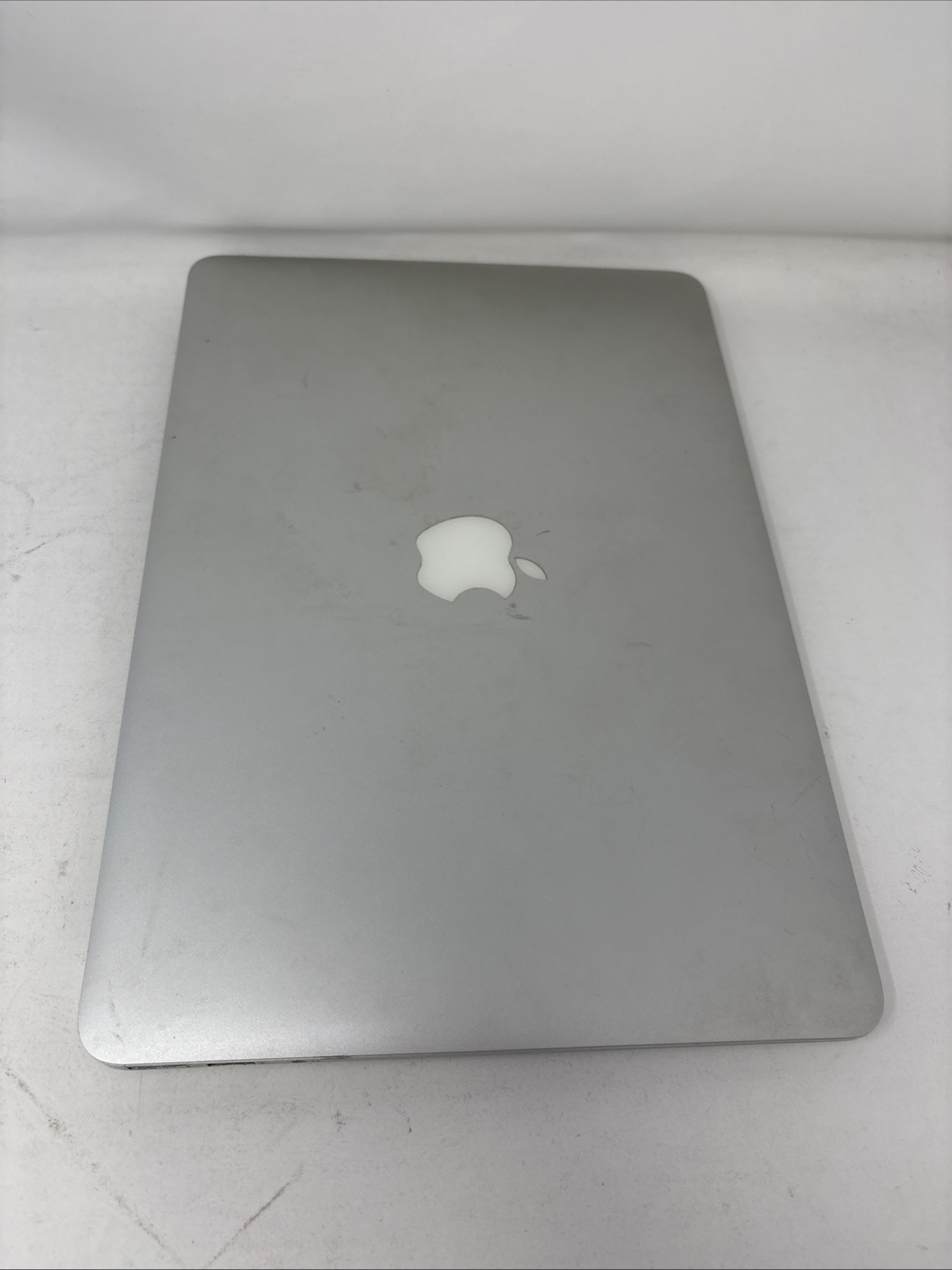 2015 Apple MacBook Air 13.3″ i5 1.6GHz 8GB RAM 128GB SSD NOCHARGER INCLUDED