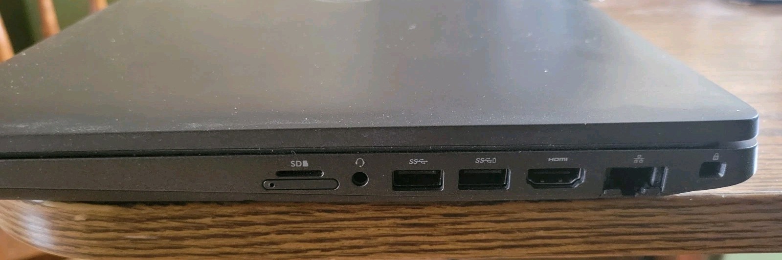 Dell Precision 3541, Broken Screen 256GB NVME, 8GB Ram, Core i7 9th Gen. No OS