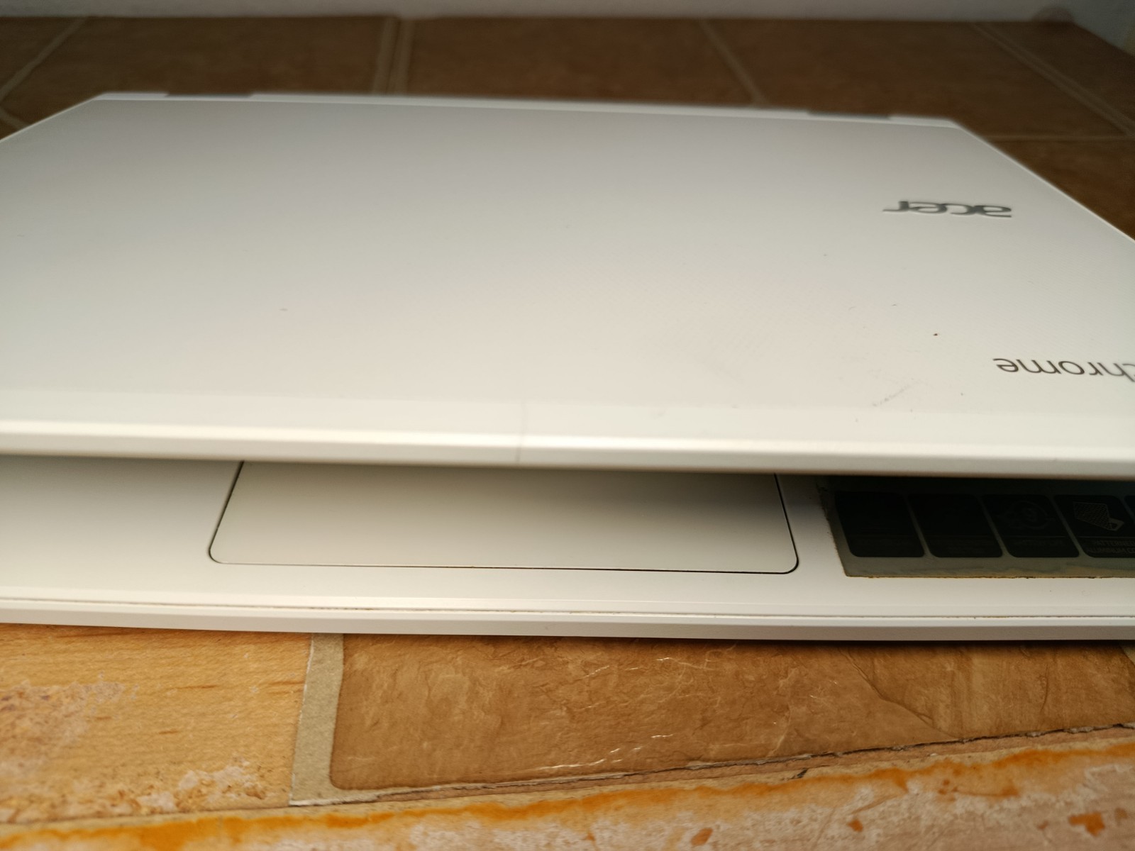 ACER Chromebook CB3-131 N15Q10 w/ Power Adapter Charger White