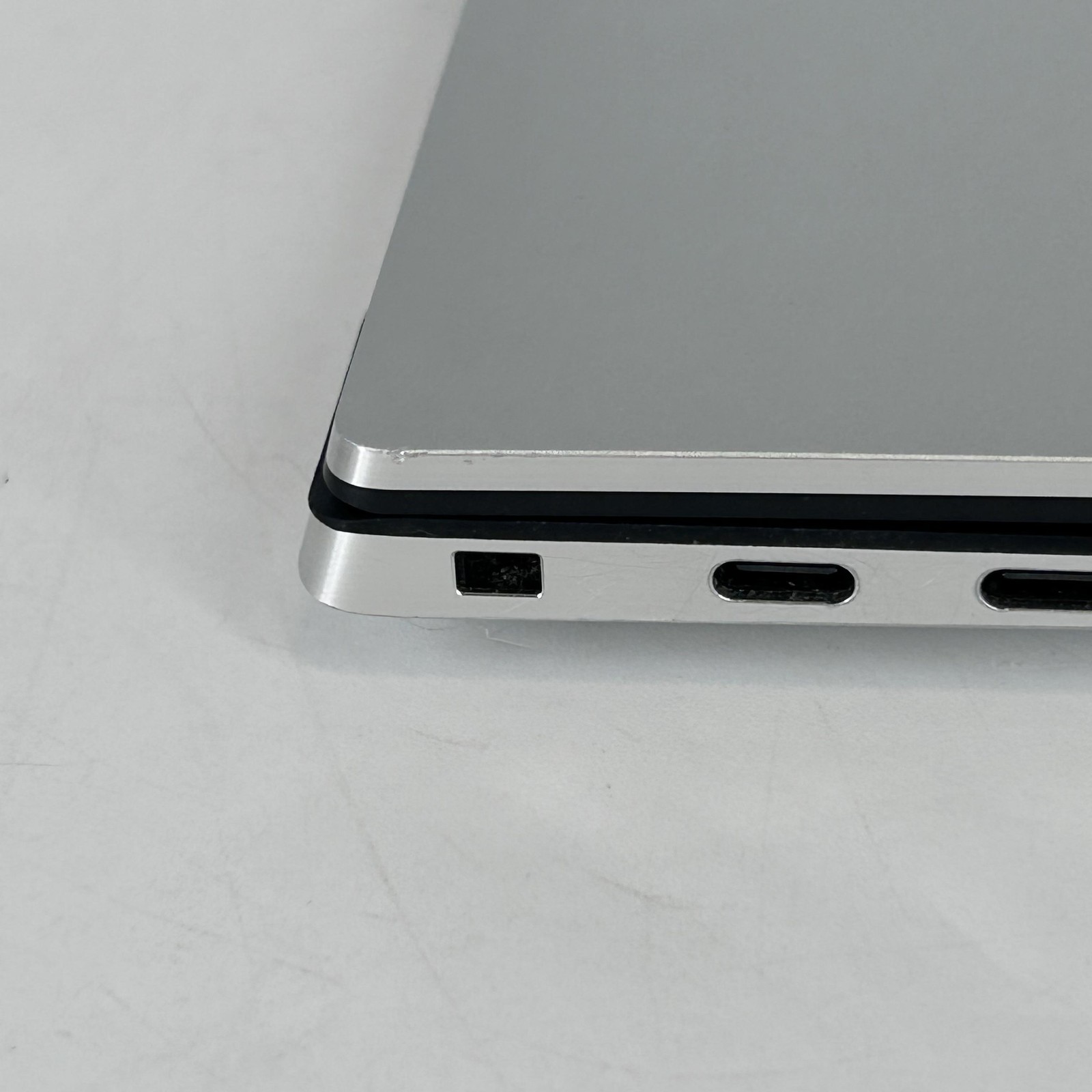 Dell XPS 15 9510 3.5K TOUCH i9-11900H 2.50GHz 16GB 512GB SSD NVIDIA RTX 3050 Ti