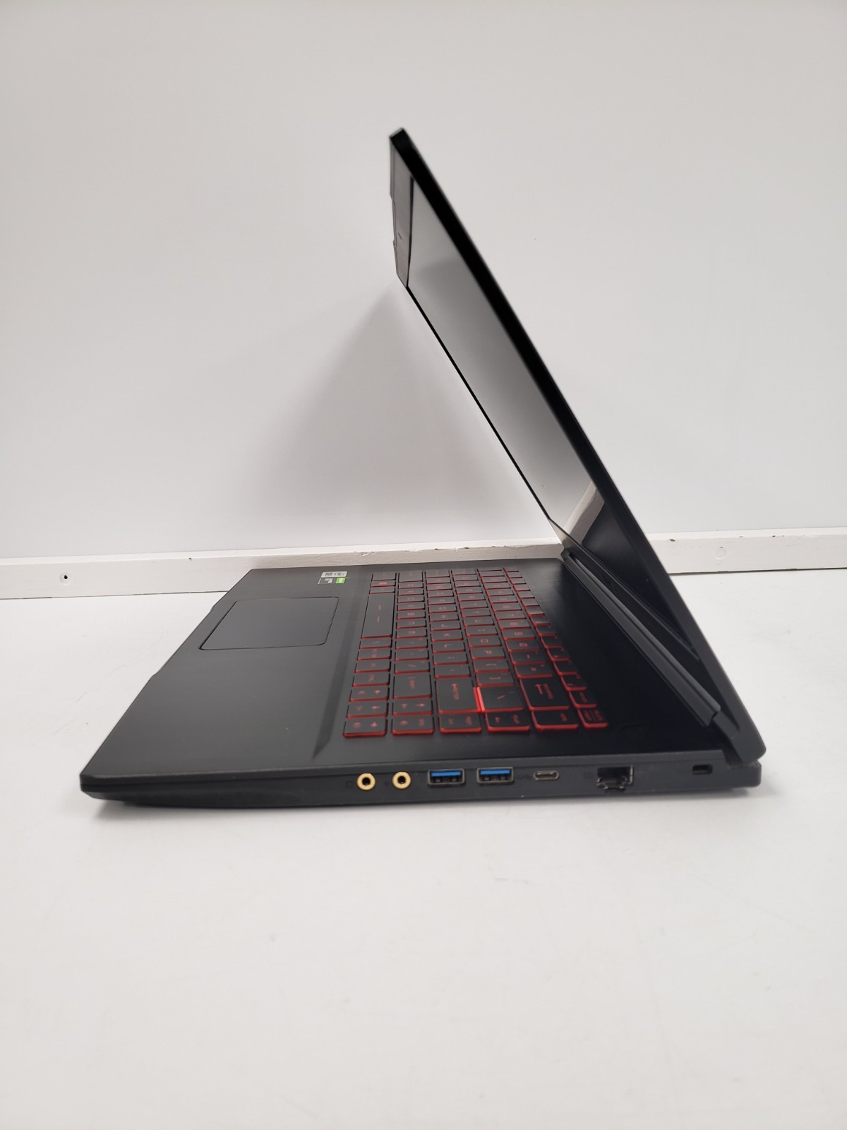 (82890-1) MSI MS-16R5 Gaming Laptop