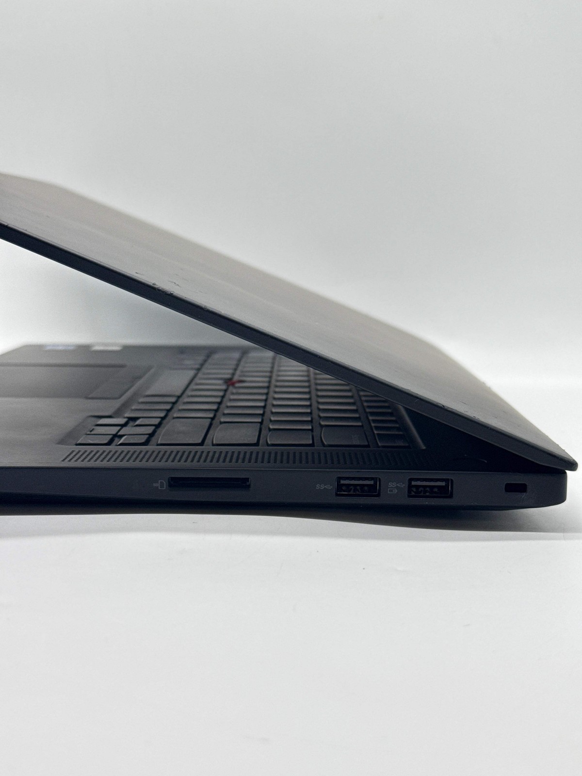 Lenovo ThinkPad P1 Gen 5 16″ Core i7-12700H 32GB RAM 1TB SSD – For Parts