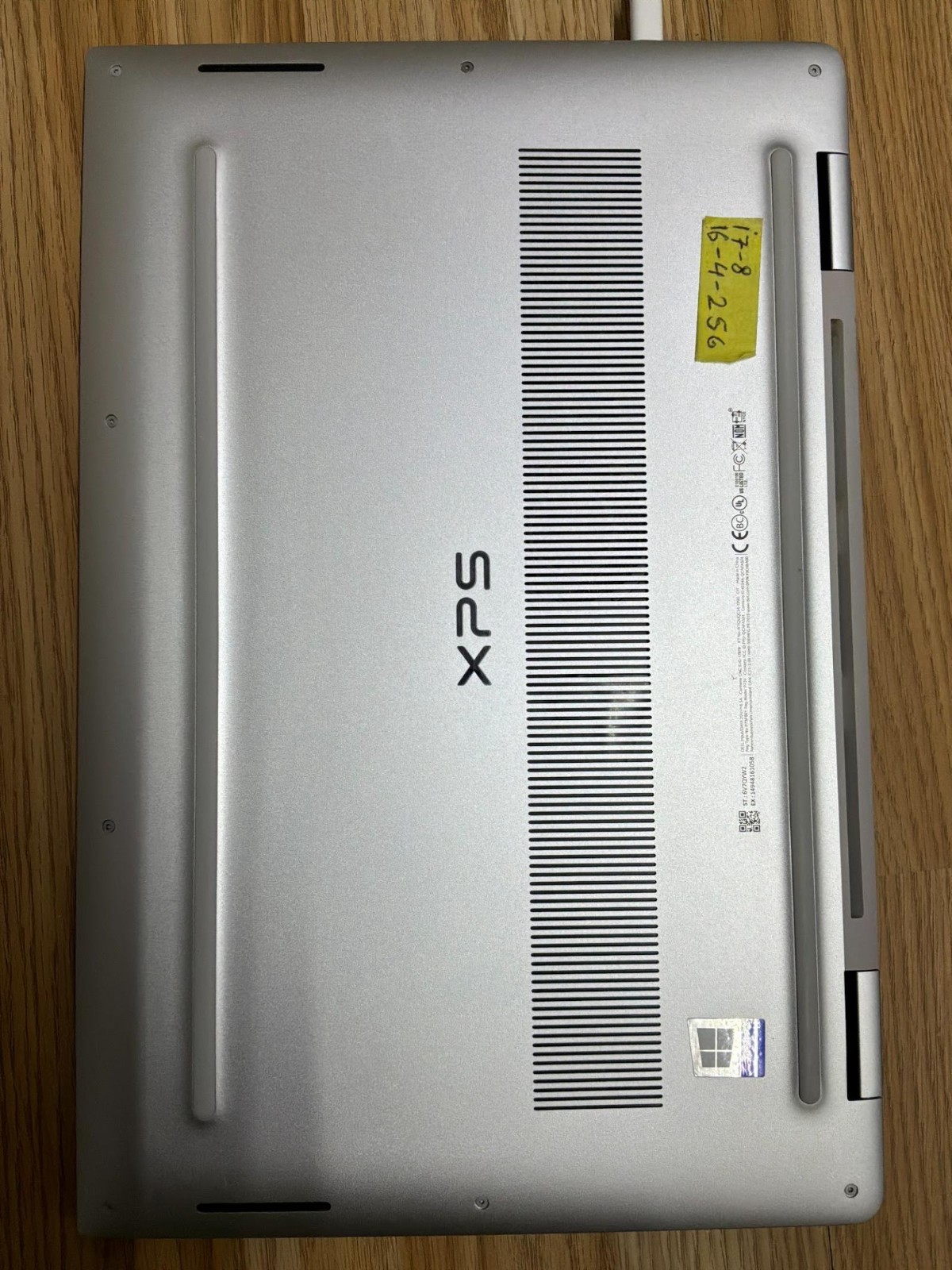 Dell XPS 15 9575 2-in-1 i7-8705G 16GB 256GB SSD Radeon RX Vega M 4GB Touch