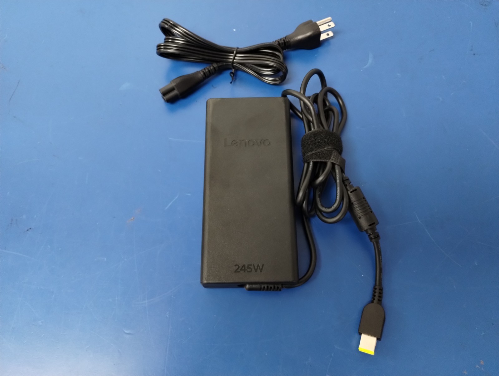 Lenovo Legion 5 16IAX10, Intel Core Ultra 9 275HX, 2.70 GHz 32 GB RAM, 1 TB NVMe