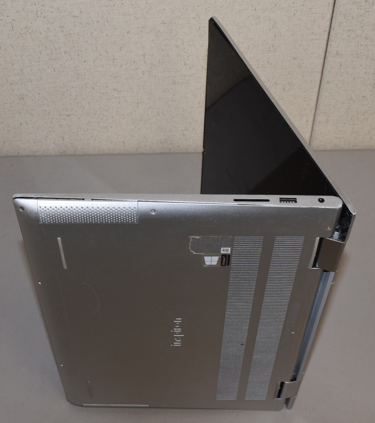 Damaged Cracked Screen Dell Inspiron 7506 2 in 1 15.6″ Laptop Intel i7-1165G7
