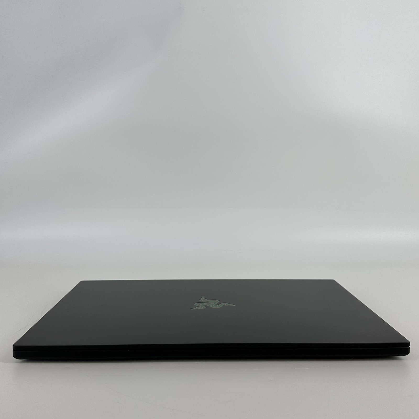 Razer Blade 16 QHD+ 2025 2.0GHz Ryzen AI 9 365 32GB 1TB SSD RTX 5070 Excellent