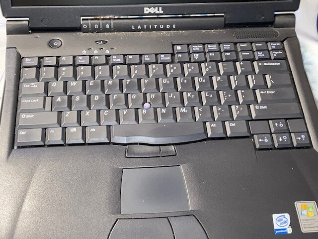 Vintage Dell Latitude C810 Laptop Windows XP DVD/Floppy Serial PORT WORKING