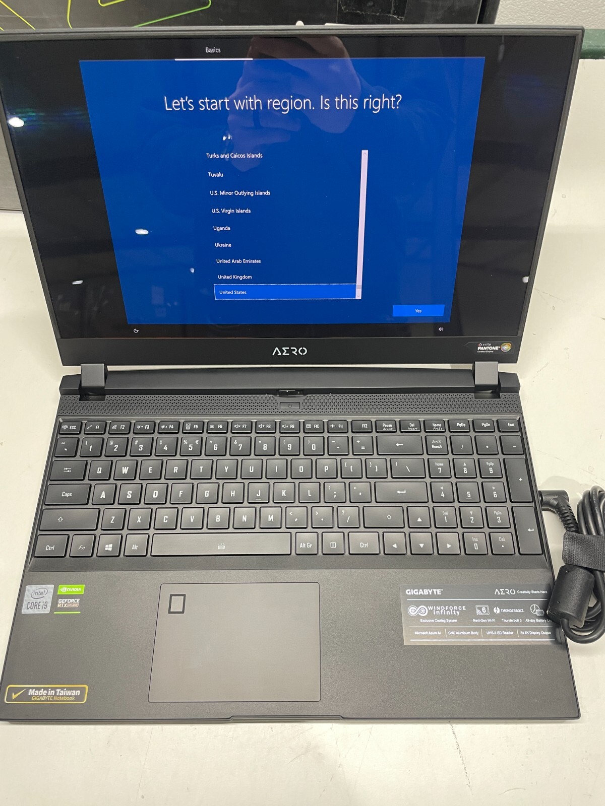 GIGABYTE AERO 15 OLED YC 15.6″ i9/RTX 3080/8GB/64GB/2TB