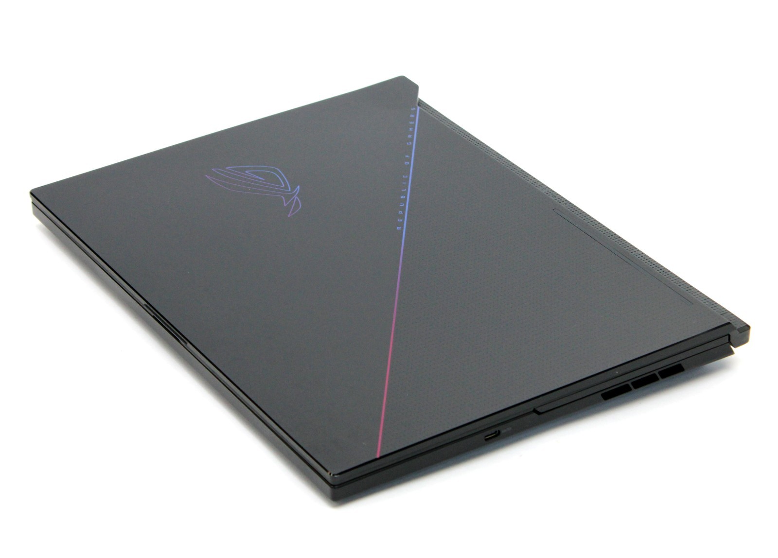 Asus ROG Zephyrus Duo 16 GX650 QHD+ 2.5 GHz Ryzen 9 7945HX 64GB 4TB SSD RTX 4080