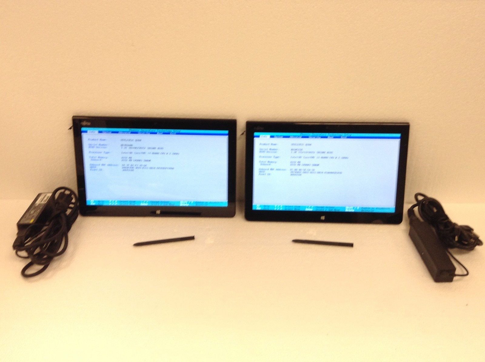 Fujitsu Stylistic Q704 i7-4600U 2.10GHz 12.5″ Touch Tablet 8GB w/Stylus, No SSD