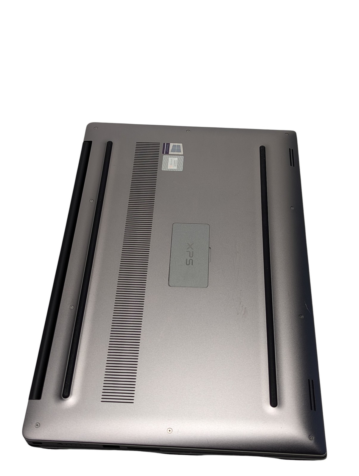 Dell XPS 15 9560 I7-7700HQ 15.6″ 2.89GHZ 16GB RAM 1TB SSD Grade D