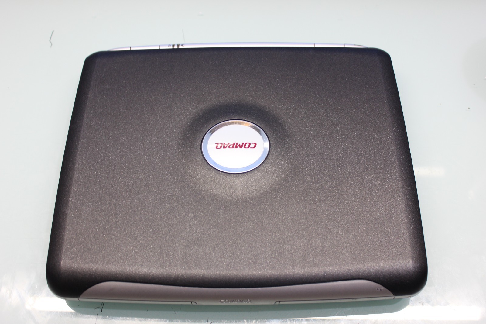 #62 COMPAQ PRESARIO 700 14,1″ AMD DURON 900 MHz 600 MB RAM 20GB HDD WINDOWS XP