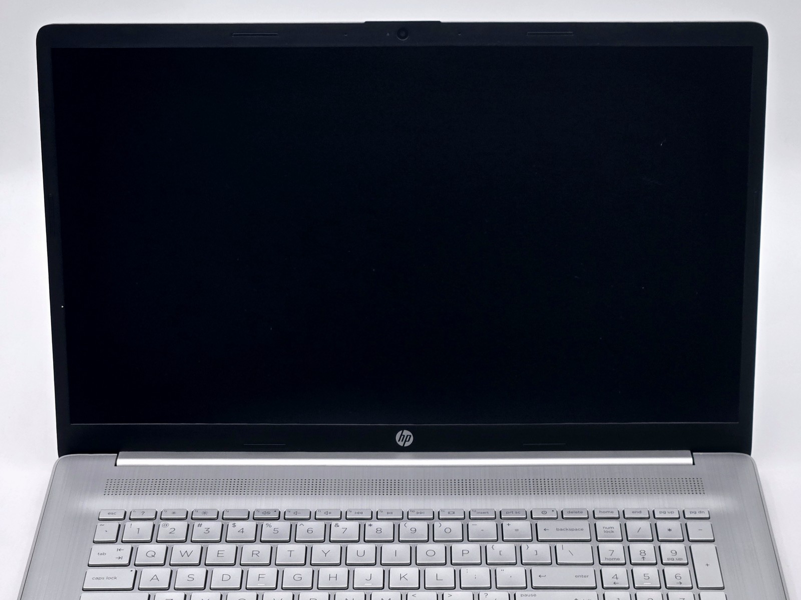 HP Laptop 17-cn0023dx 17″ FHD I5-1135G7 1TB SSD 16GB W11 Webcam