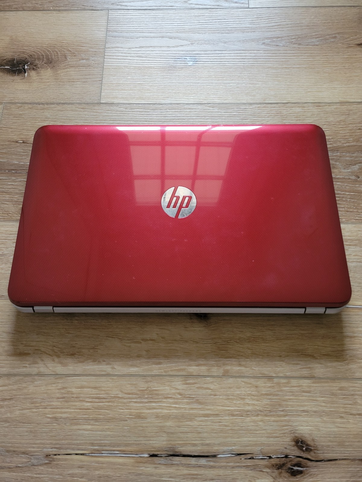HP Pavilion Laptop Red 15.5″