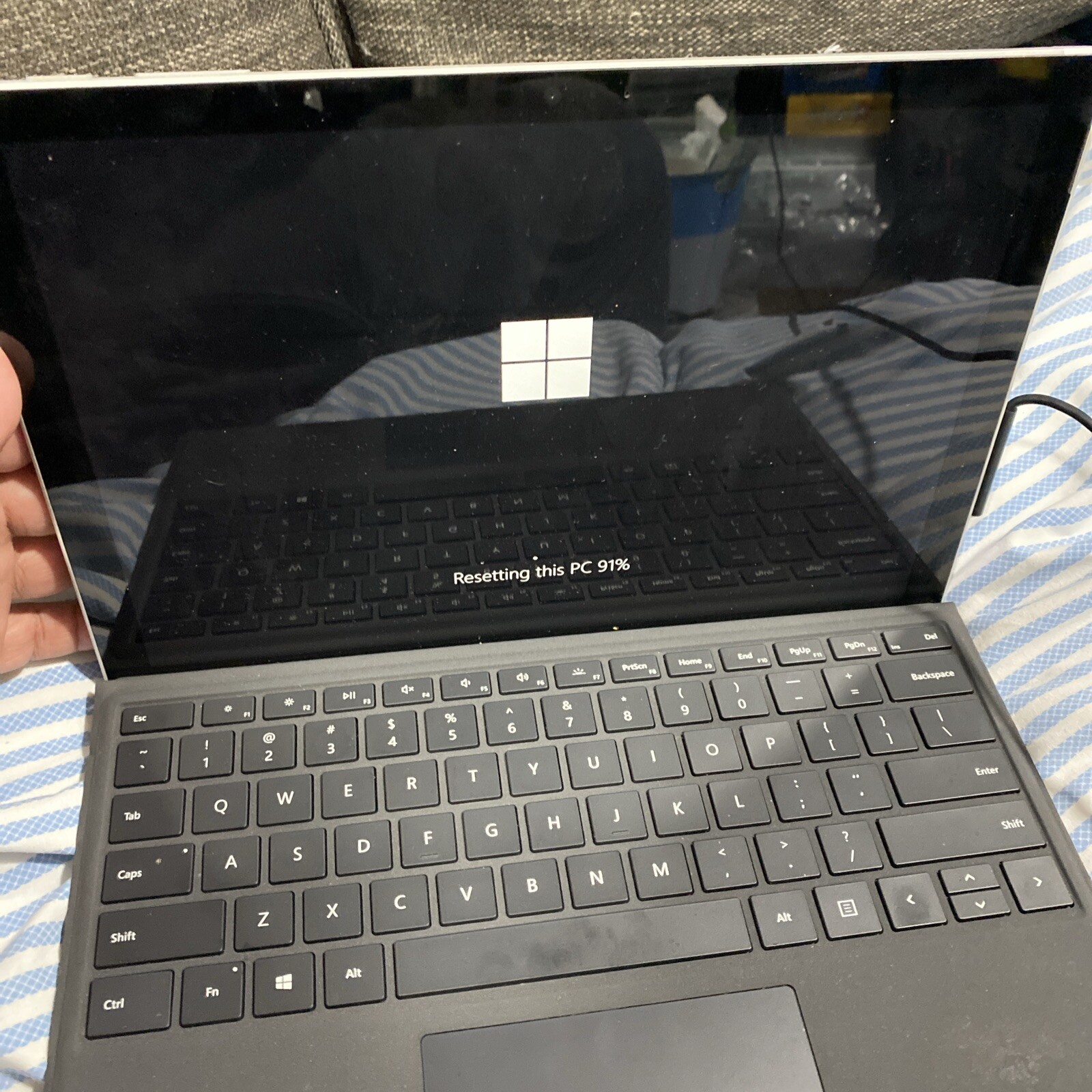 Microsoft Surface Pro 5 1796 12.3″ Core m3-7Y30 4GB RAM 128GB SSD W Keyboard