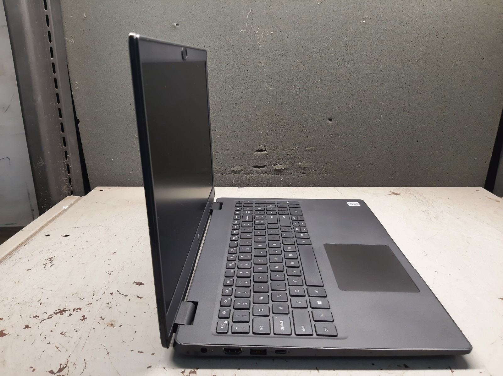 Dell Latitude 3510 15.6″ i7-10510u 8GB RAM No SSD No OS/BATT