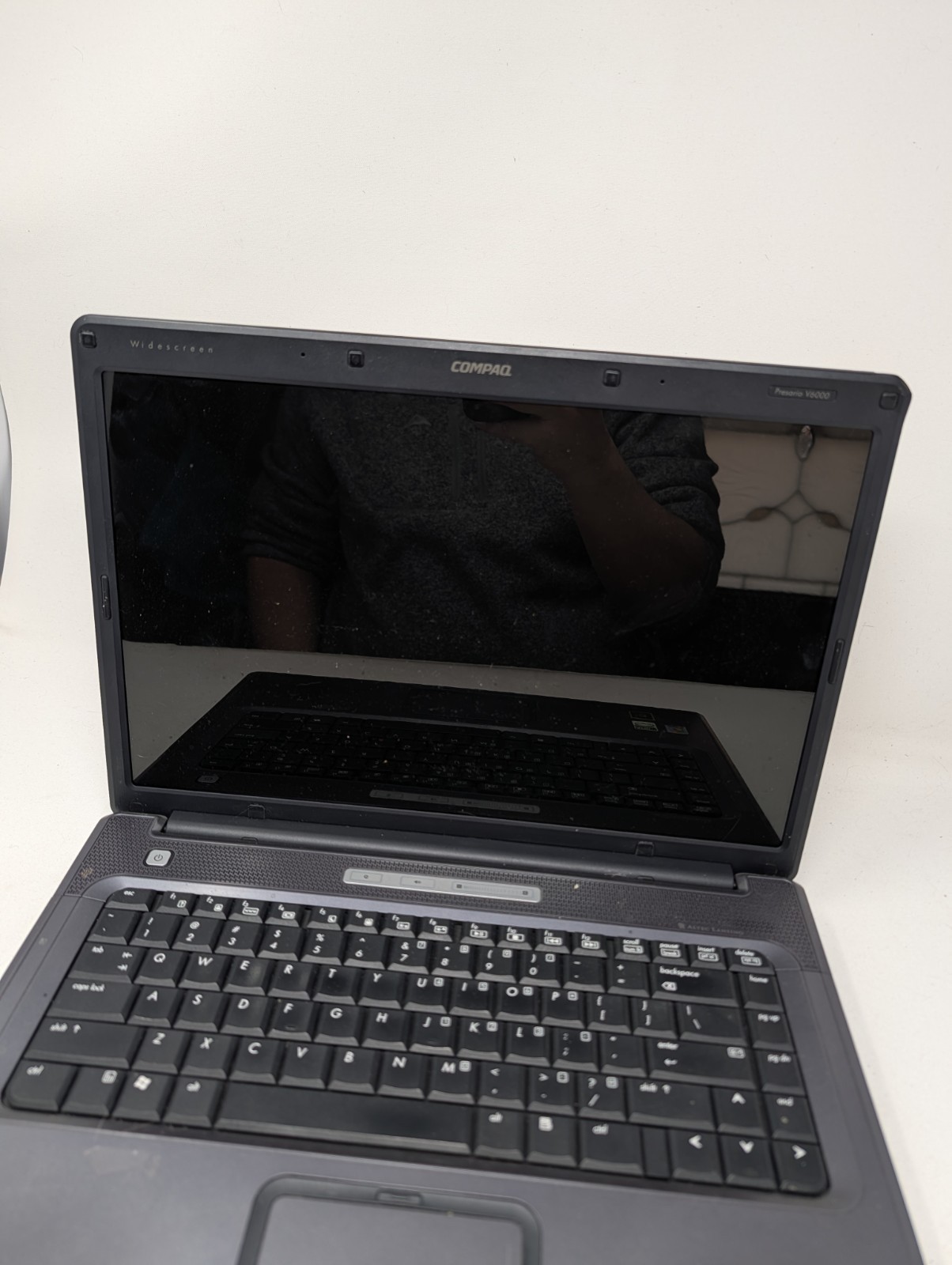 Compaq Presario V6000 AMD Sempron NVidia Grapjics NO HDD Untested Parts Repair