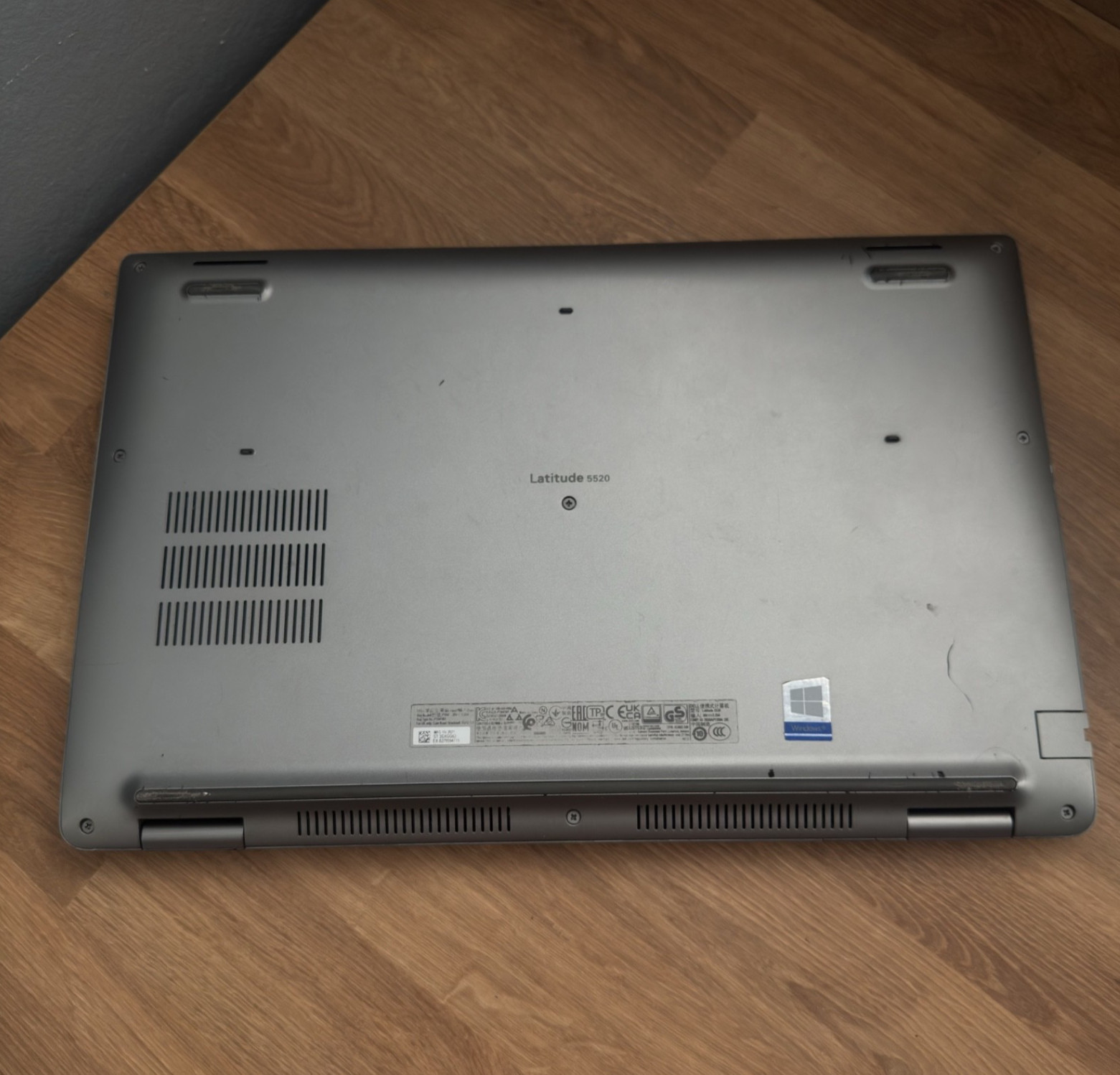 Dell Latitude 5520 15.6″ i7-1165G7 @2.80GHz 16GB RAM 512GB SSD Iris Xe (19)