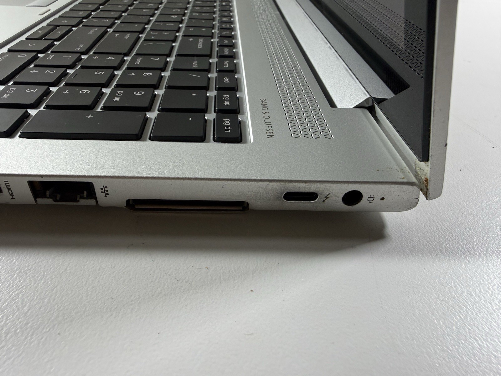 HP EliteBook 850 G5 15.6″ i5-8250U 256GB SSD 4GB DDR4 Silver Laptop Touch Read