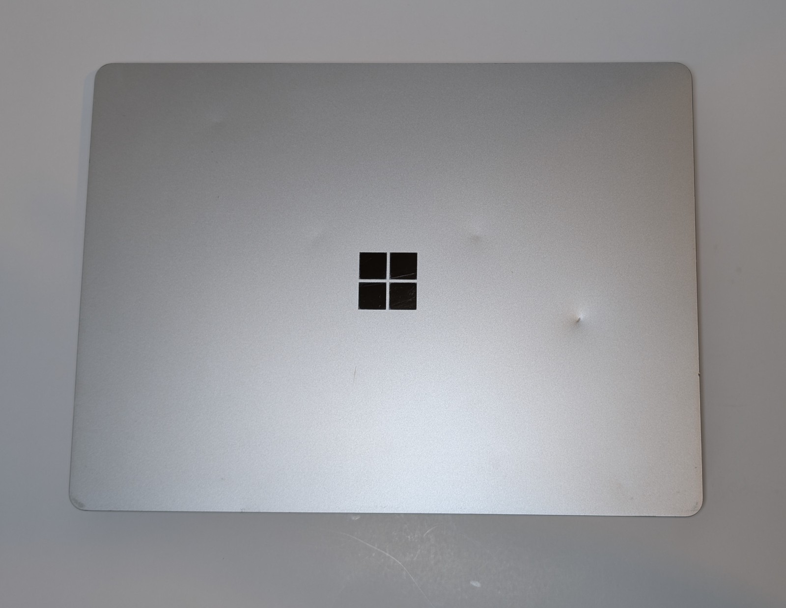 Microsoft Surface Laptop Go 12.4″ i5‑1035G1 / 8GB / 128GB SSD / Win11 Home.~866~