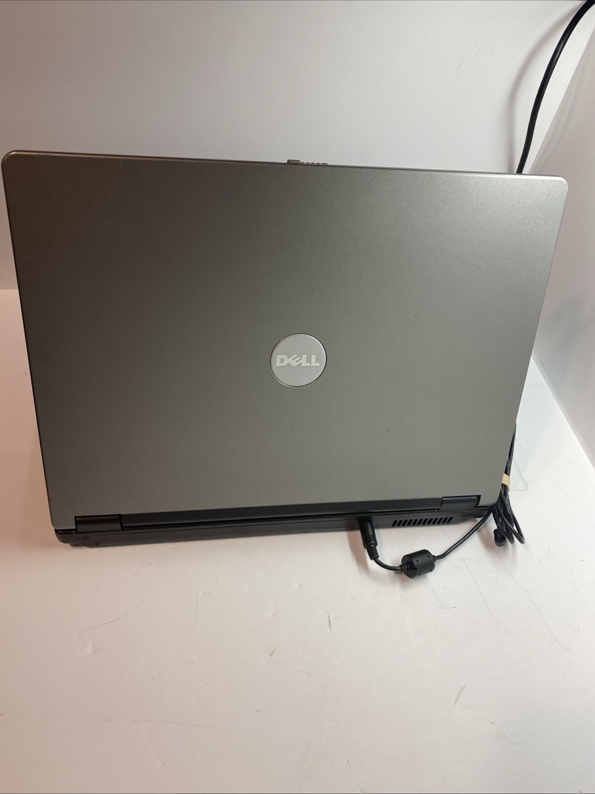 Dell Inspiron B120 XP Home OS 1.5 GHz 40 Gb Hdd 2gb Ram Cd/dvd Charger/battery