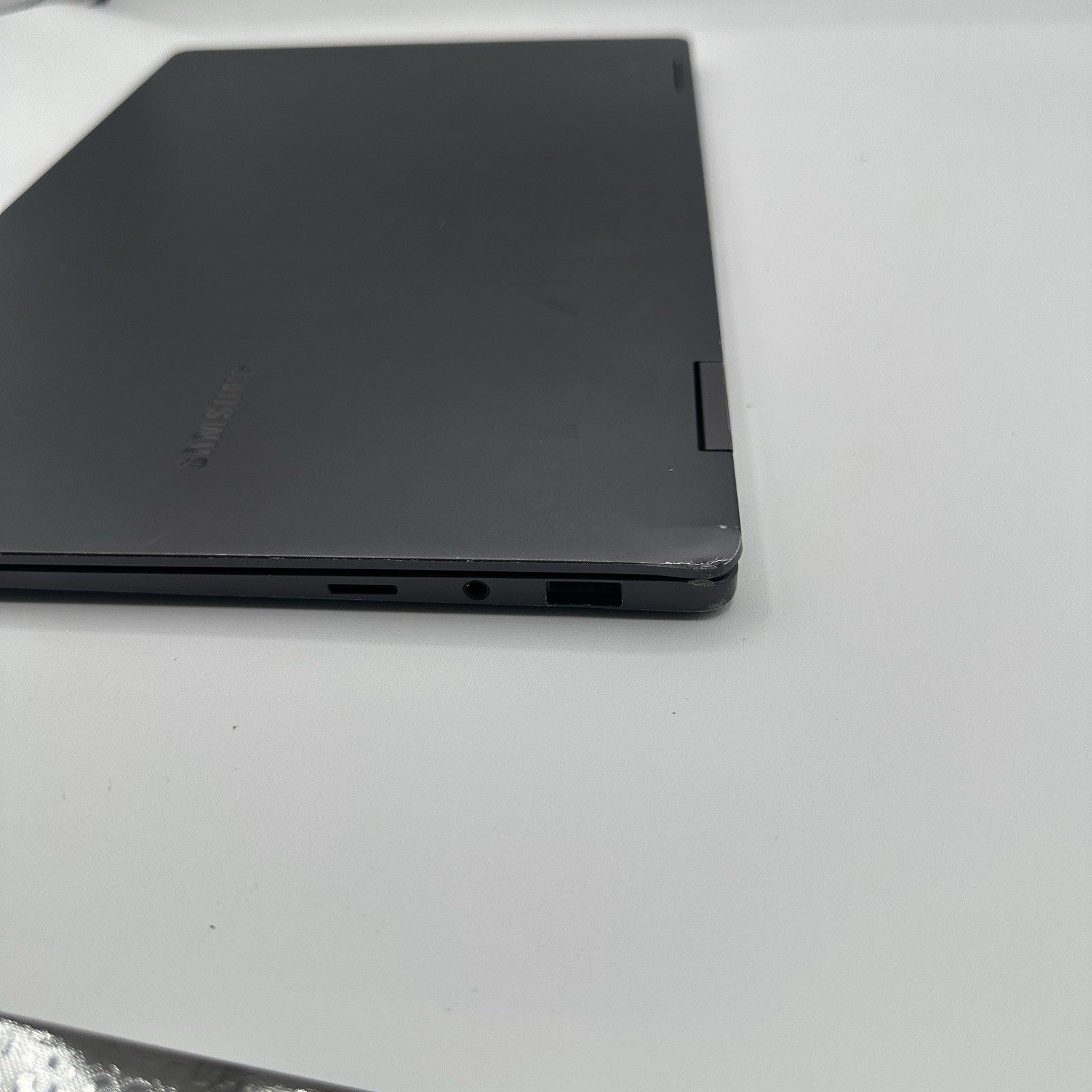 Samsung Galaxy Book2 360 13.3″ FHD Touch i7-1255U 16GB RAM 512GB SSD