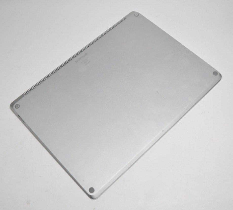 Microsoft Surface Laptop 1st Gen 1769 Core i5-7200U 2.50 GHz 8 GB 256 GB SSD