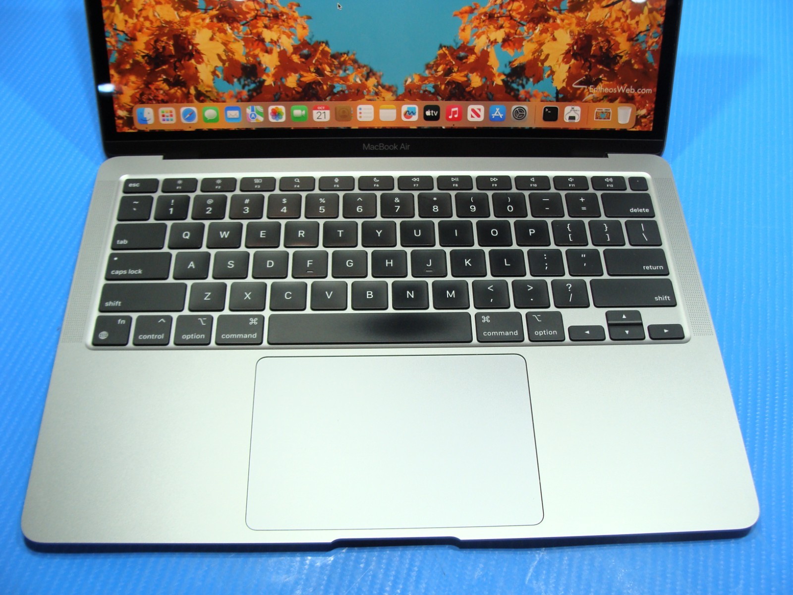 Apple MacBook Air A2337 MGN63LL/A 13.3″ M1 (2020) 8CPU/7GPU 8GB 128GB +Charger