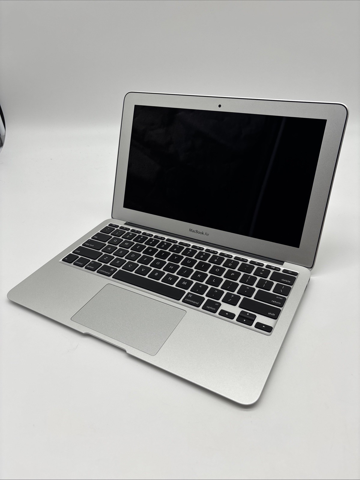 Apple MacBook Air – A1370 – 12”- Core i5-2467M 1.6GHz 4GB RAM 128GB SSD Silver