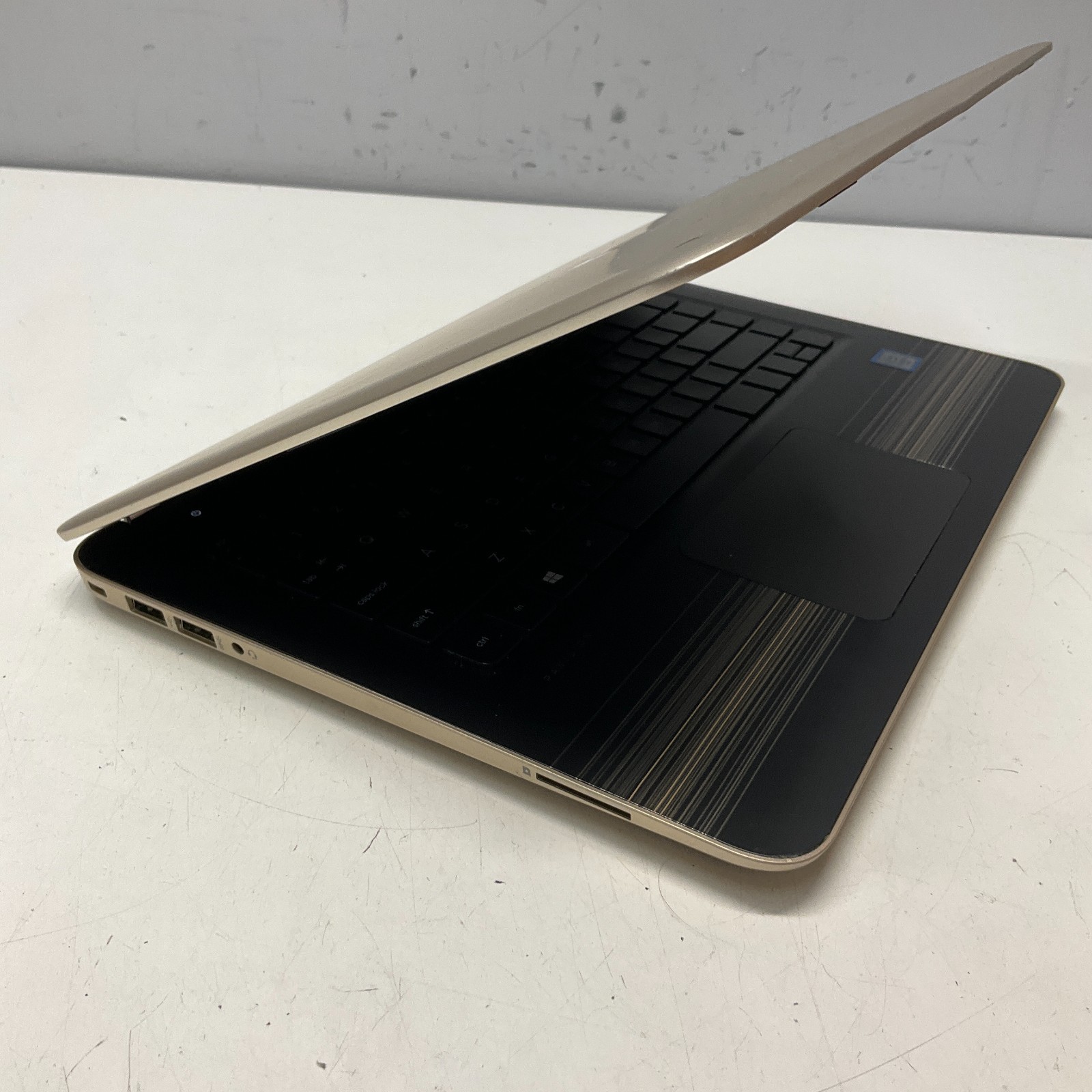HP 14-AL061NR | CORE I3-6100U 2.30 GHZ 8GB 256GB SSD Windows 10 Pro Laptop
