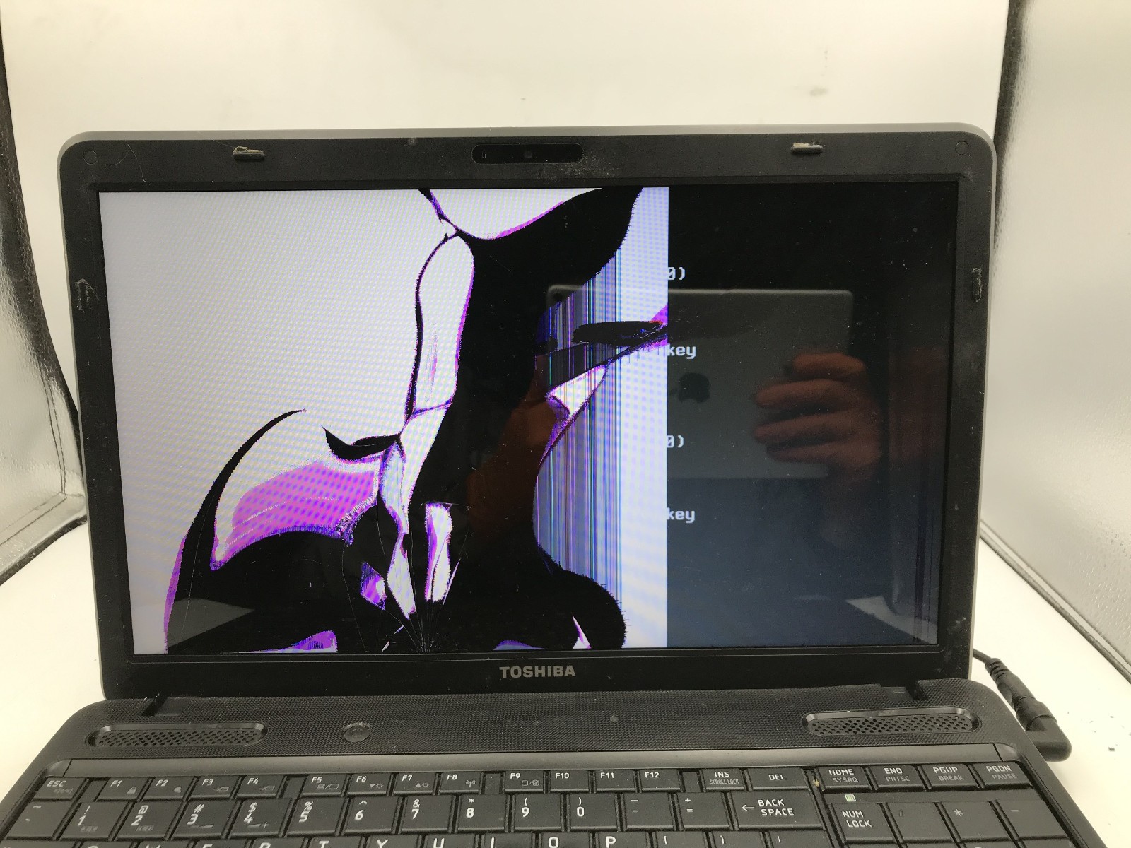 TOSHIBA SATELLITE C655 S5305 – FOR PARTS/BROKEN LCD – INTEL I3 2ND GEN -READ- BB