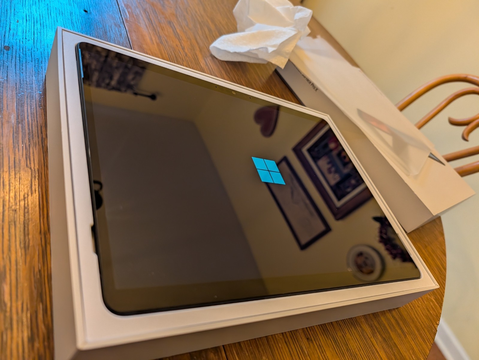 Microsoft Surface Pro X 13″ – Microsoft SQ1 – 8GB – 512GB SSD – Wi-Fi + 4G LTE