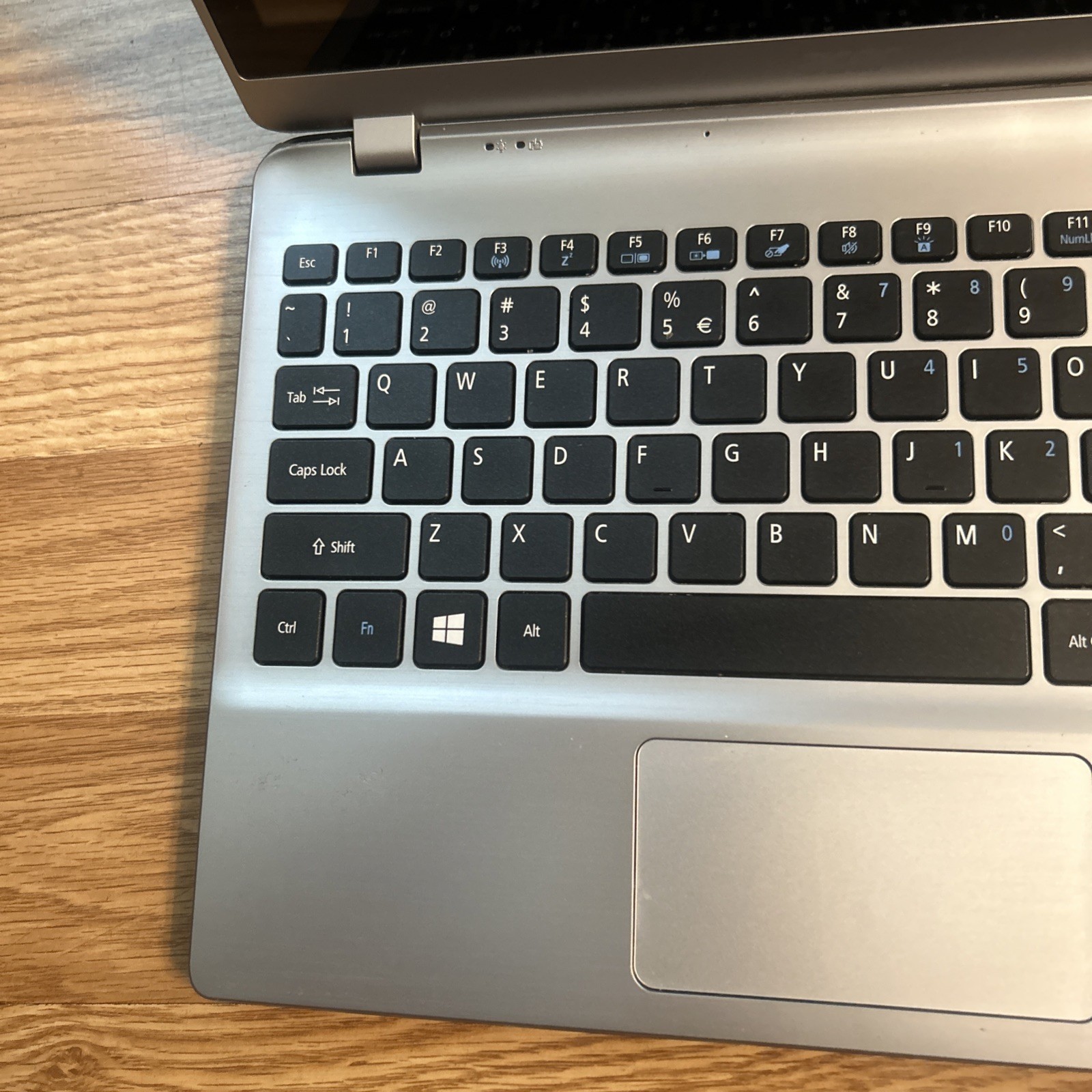 Acer Aspire V5 122p 0408 Laptop AMD Dual-Core A4-1250 4 GB Storage 11.6″ Read!!!