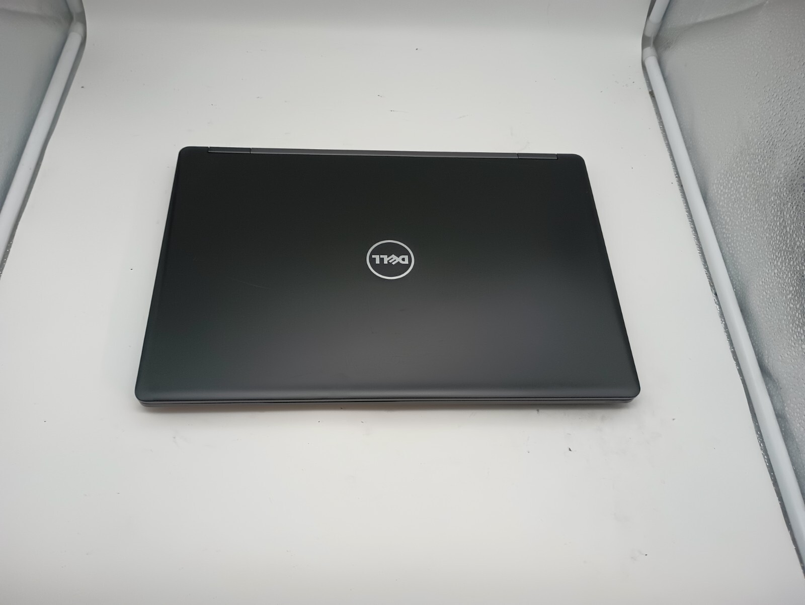 12111 Precision3520 w/charger.i7 7th gen(4cores)8GB.512GB SSD.Hybrid.15.6″W11