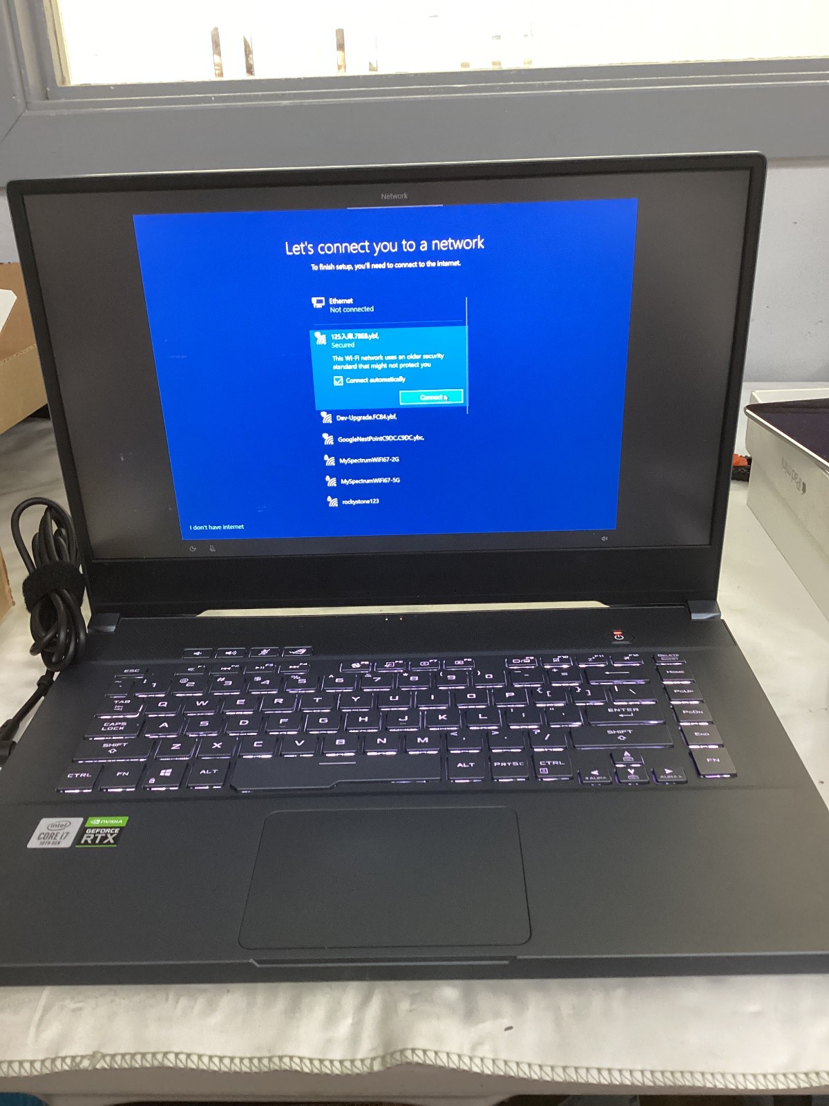 ASUS ROG Zephyrus M15 15.6″ Gaming Laptop， i7-10750H, RTX 2070 （Damage）
