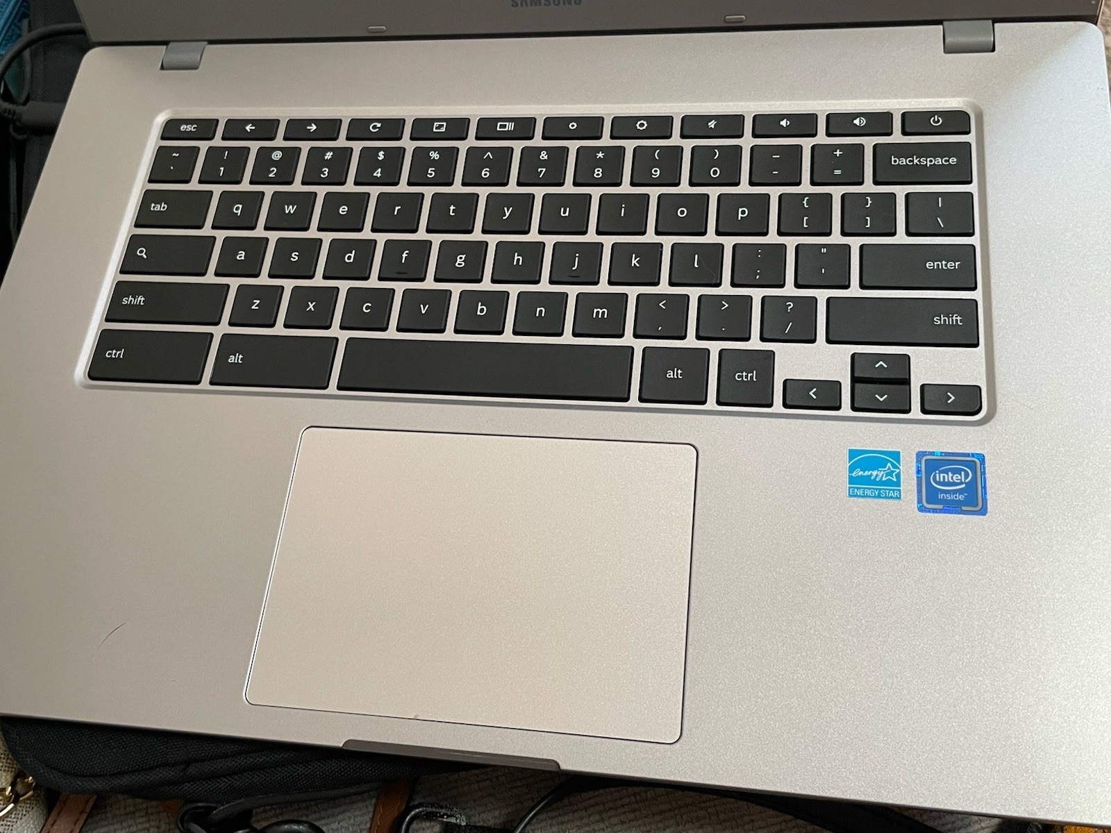 Samsung Chromebook XE350XBA (15.6″, Intel N4000, 4GB, 32GB, ChromeOS) w/ Charger