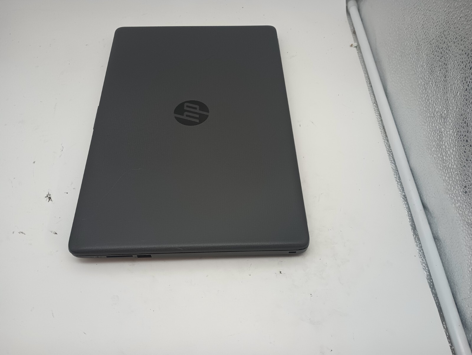 10211 HP 255 G7 w/charger.Radeon R3.8GB.128GB M.2.15.6″.Radeon Graphics.W11 Pro