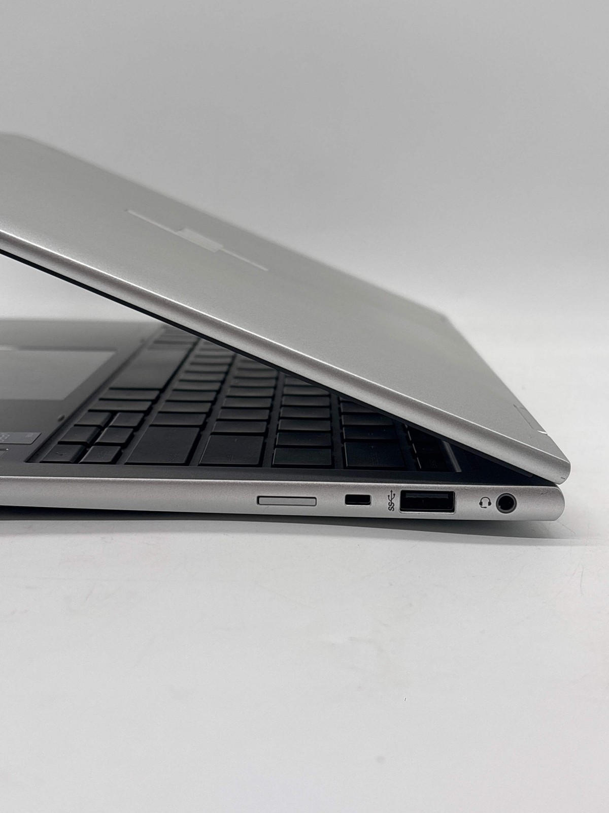 HP Envy X360 830 G10 13″ Intel Core i7-1365U 32GB RAM 512GB SSD – For Parts