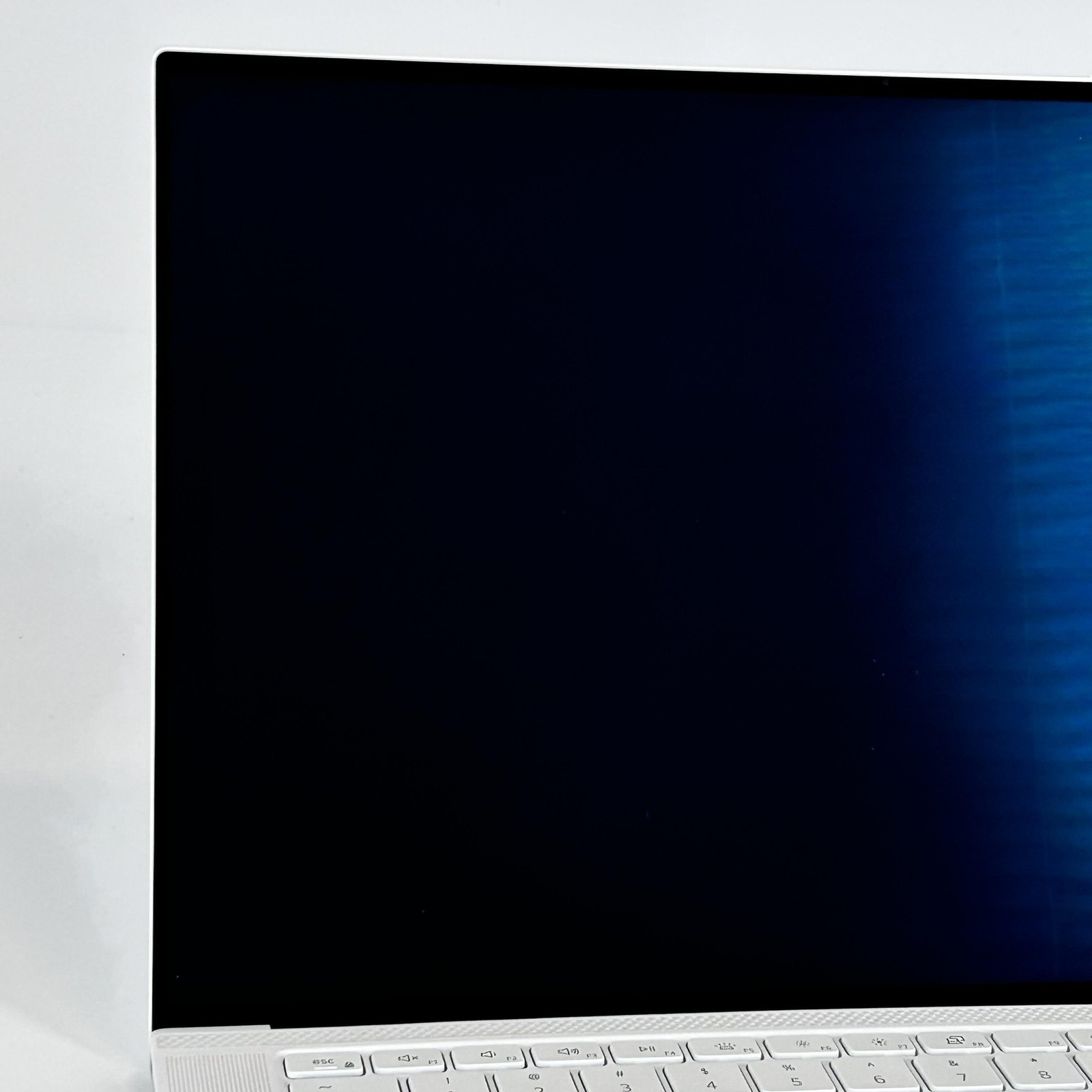 Dell XPS 15 9520 TOUCH 3.5K 2.5 GHz i9-12900HK 32GB 1TB SSD RTX 3050 Ti Good